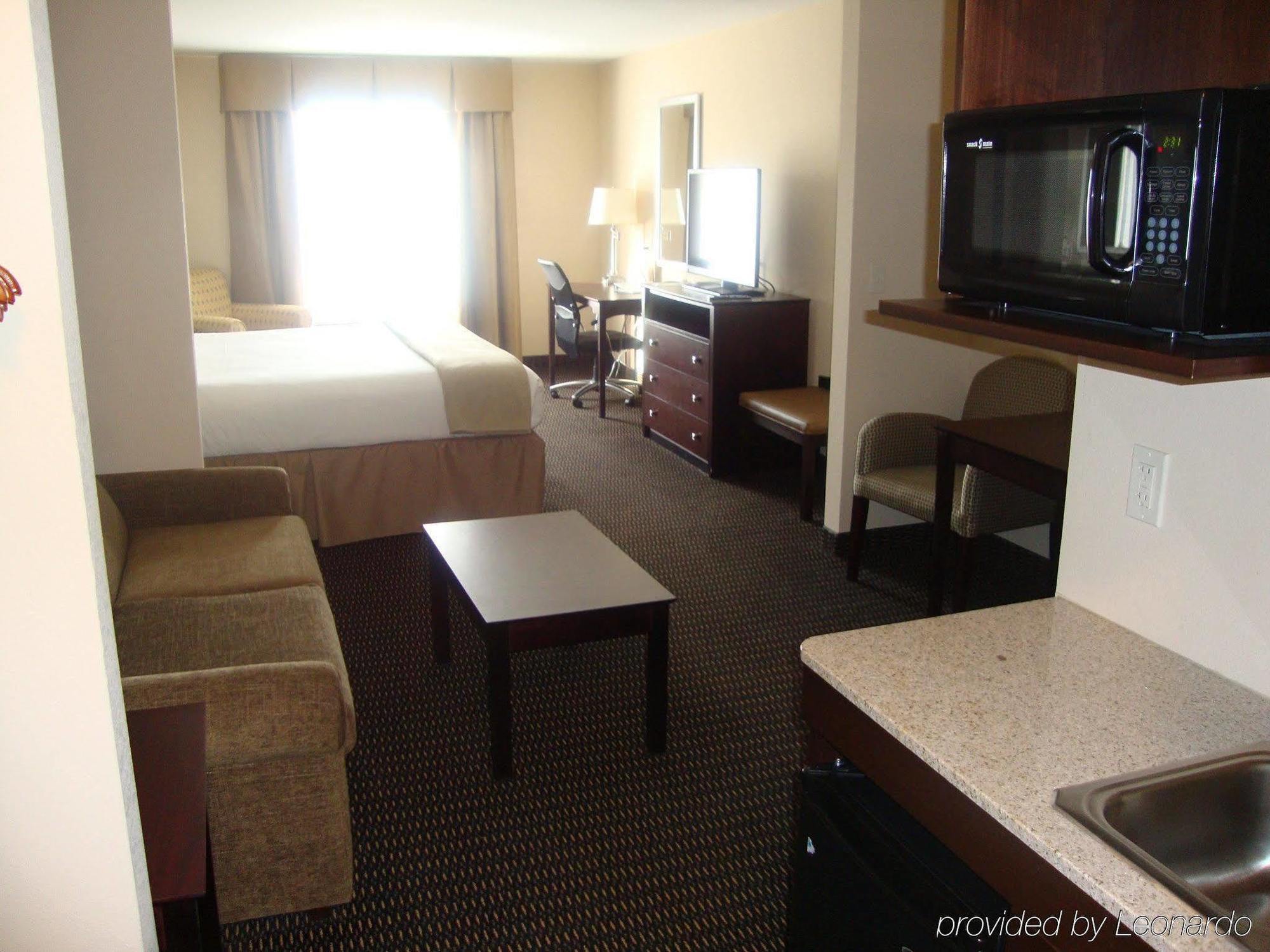Holiday Inn Express & Suites Sidney By Ihg Eksteriør billede